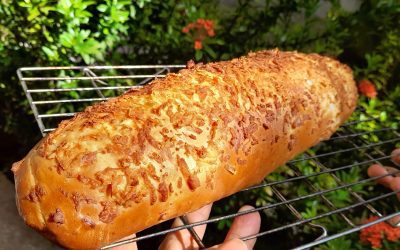 Pan Relleno de Queso Blanco y Tocineta